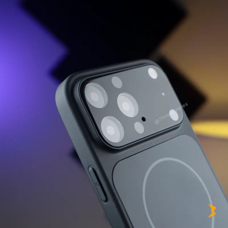 كفر جينكس بحماية للكاميرا لأيفون 15 برو ماكس