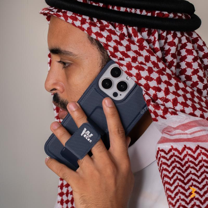 غطاء كربون بمسكة محكمة لأيفون 14 برو ماكس