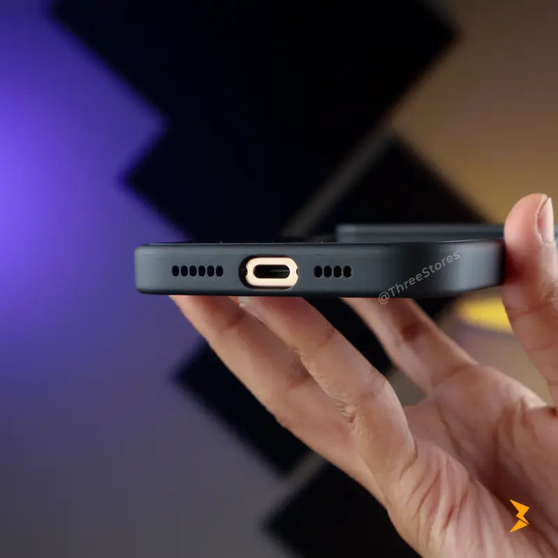 كفر جينكس بحماية للكاميرا لأيفون 15 برو ماكس