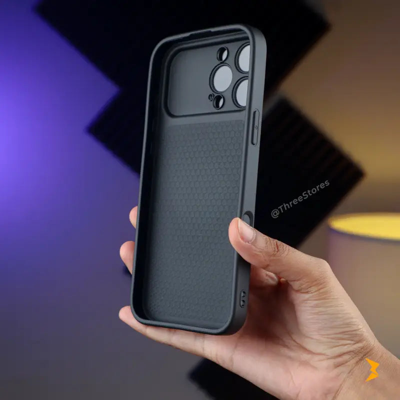 كفر جينكس بحماية للكاميرا لأيفون 14 برو