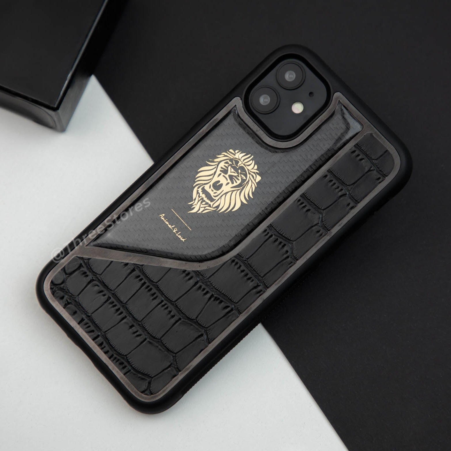 Iron Lion Leather Case iPhone 11 Three store
